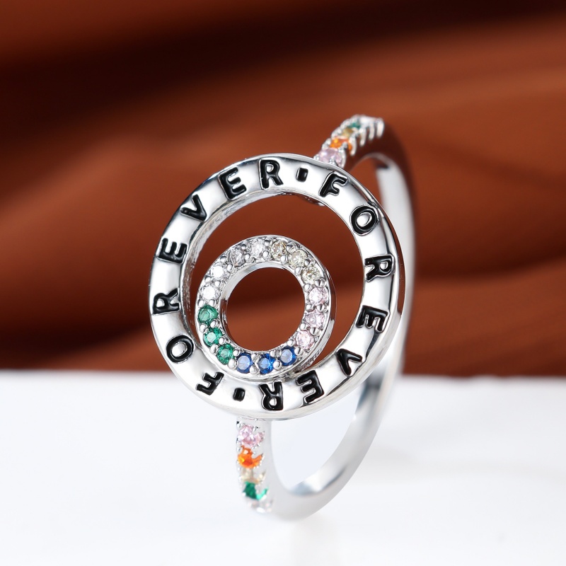 Women Accessories Meaning - Significado Eterno da Europa e da