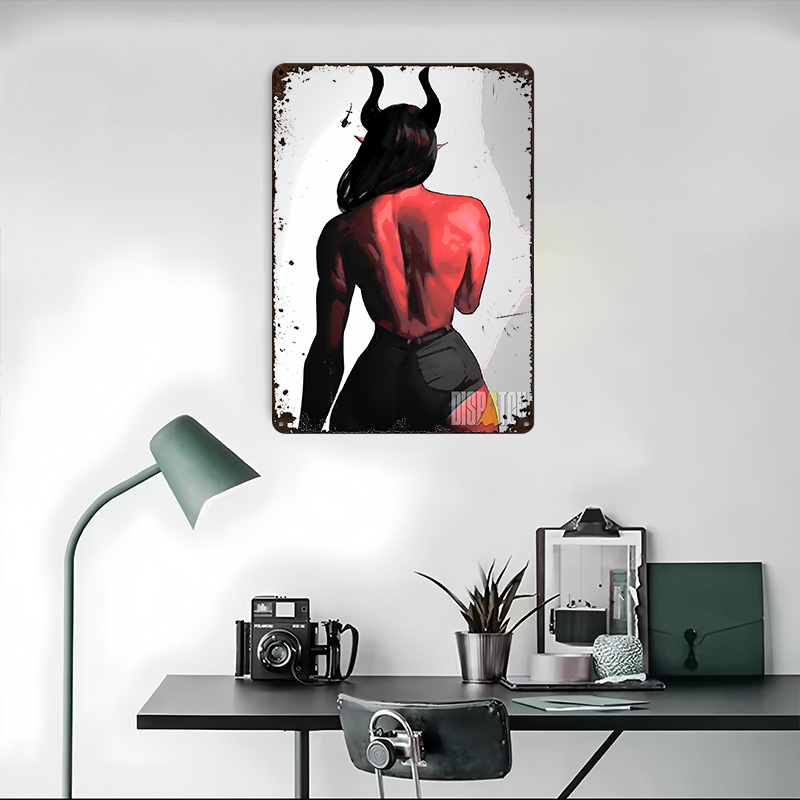 Mulher Demônio de Pele Vermelh - Women Accessories Poster avaliação e preço
