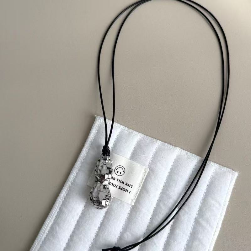Colar de Pingente de Metal em  - Women Accessories Meaning avaliação e preço
