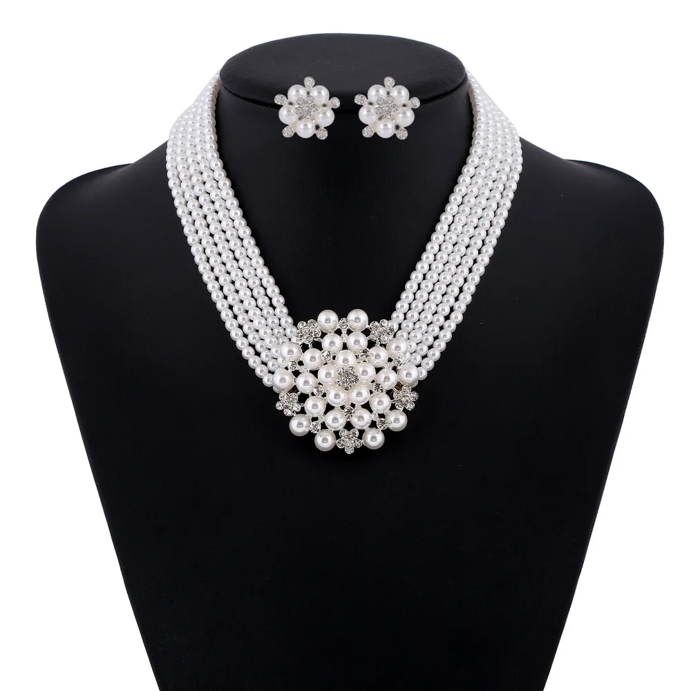 Audrey Hepburn Pérola Colar e  - Women'S Accessories In The 1950S avaliação e preço